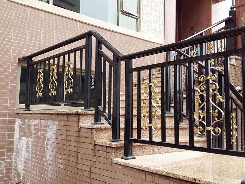 鋁藝陽臺(tái)護(hù)欄